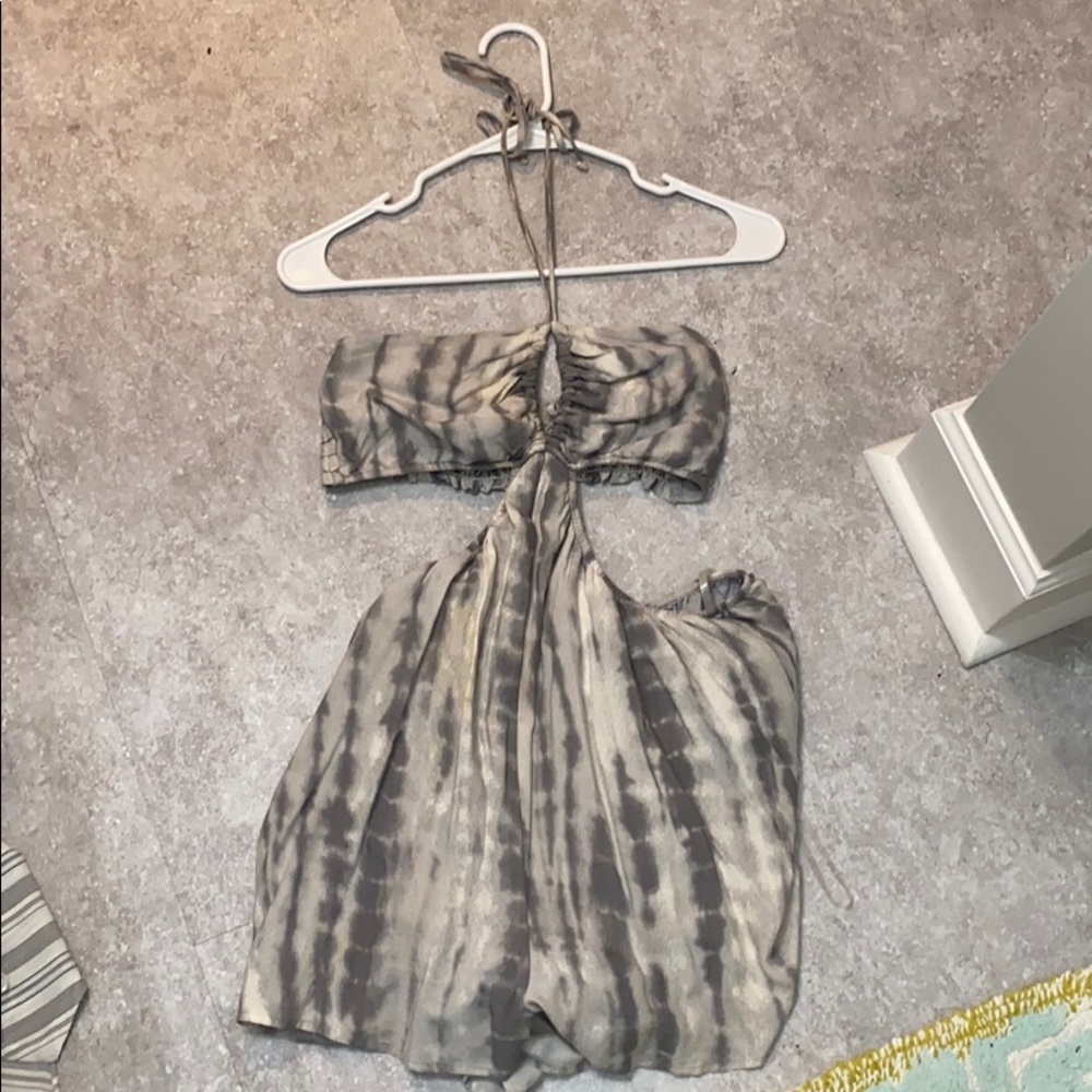 Etiquette cutout romper